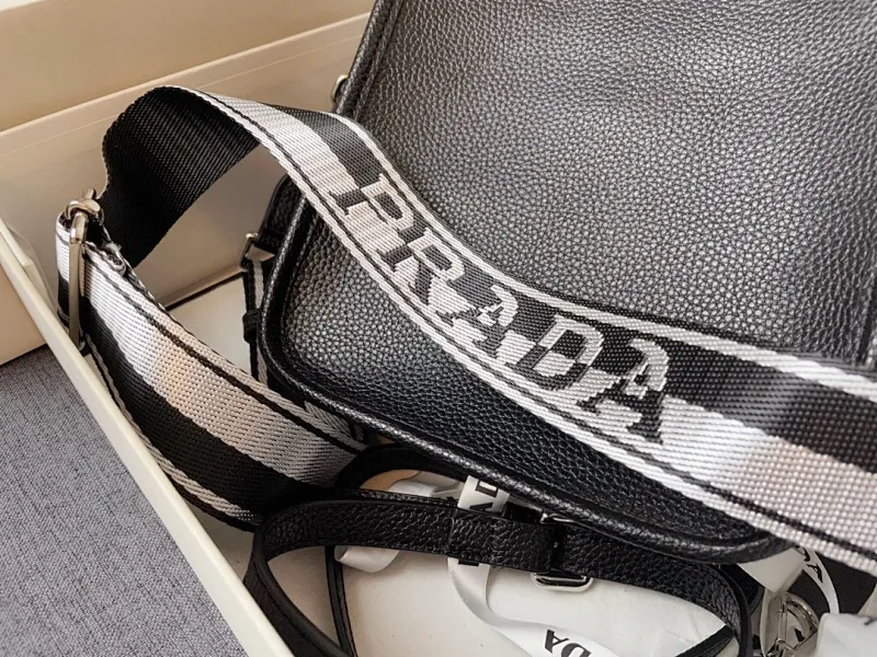 All Categories Official Website "Brand Women's Bags" Women's Bags 💙 PRADA 2024 Latest Prada Crossbody Bag