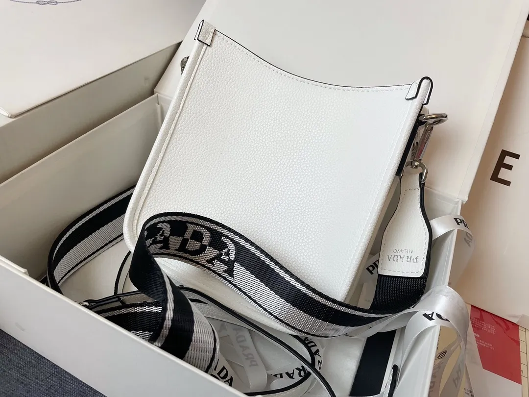 All Categories Official Website "Brand Women's Bags" Women's Bags 💙 PRADA 2024 Latest Prada Crossbody Bag