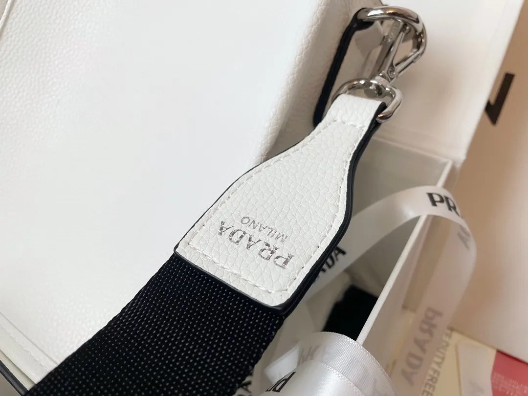 All Categories Official Website "Brand Women's Bags" Women's Bags 💙 PRADA 2024 Latest Prada Crossbody Bag