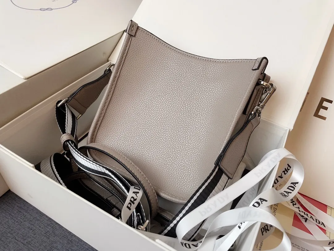 All Categories Official Website "Brand Women's Bags" Women's Bags 💙 PRADA 2024 Latest Prada Crossbody Bag