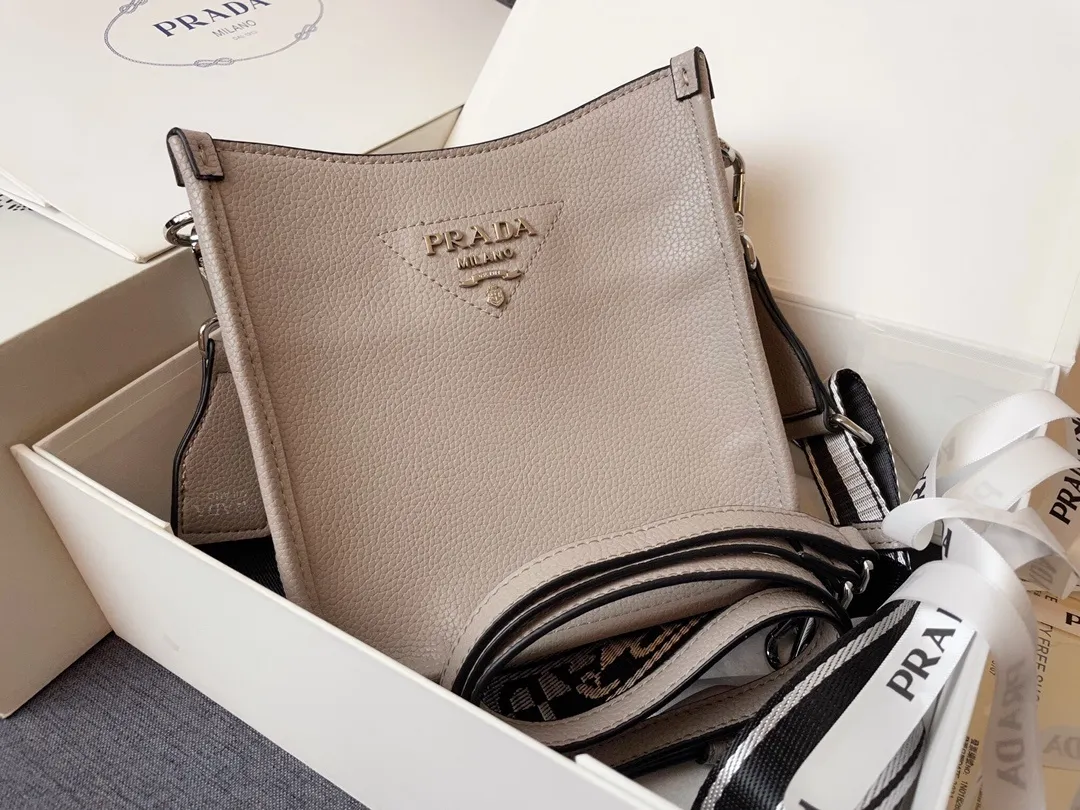 All Categories Official Website "Brand Women's Bags" Women's Bags 💙 PRADA 2024 Latest Prada Crossbody Bag