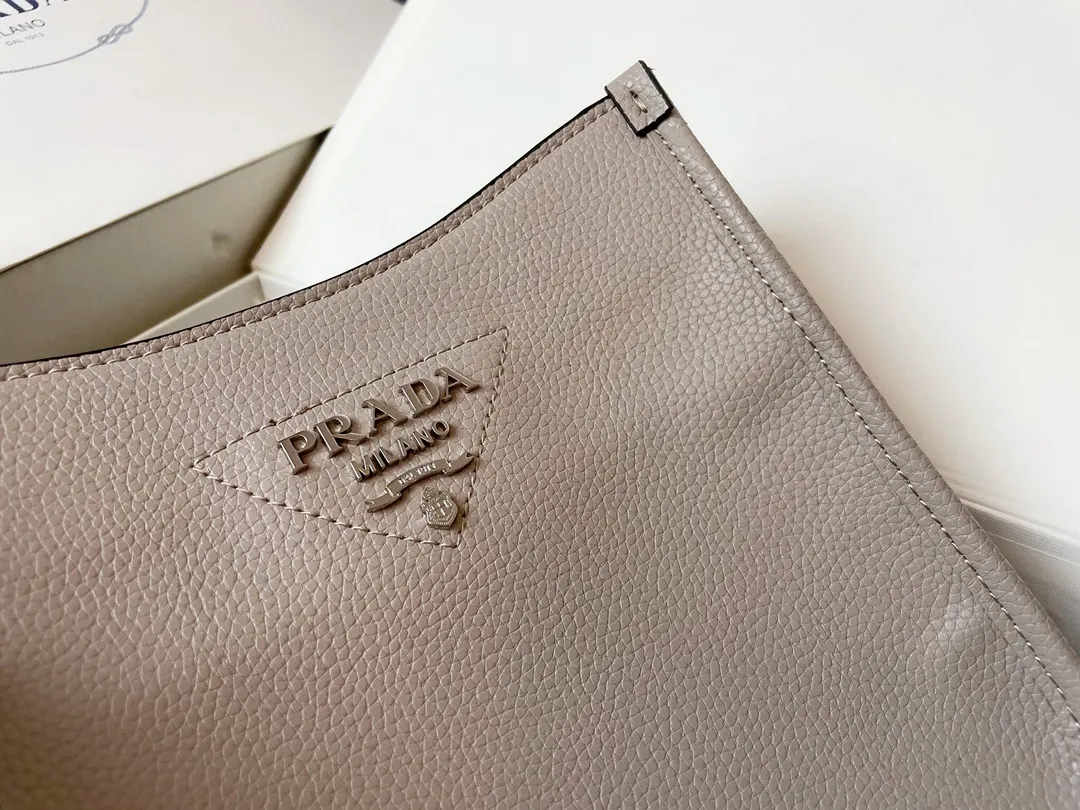 All Categories Official Website "Brand Women's Bags" Women's Bags 💙 PRADA 2024 Latest Prada Crossbody Bag