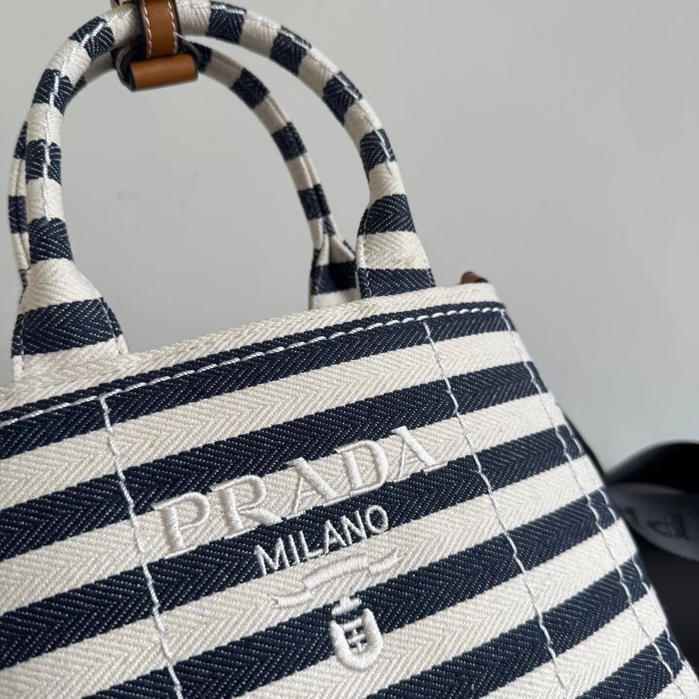 All Categories Official Website "Brand Women's Bags" Women's Bags 💙 PRADA 2025 New Prada Tote Bag