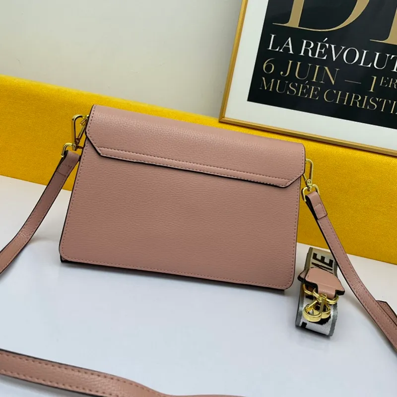 All categories Official website "Brand Women's Bags" Women's Bags 💙 PRADA 2022 official new Prada leather crossbody bag wholesale 58002300 High quality Size: 27-17-10CM