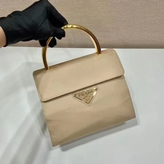 All categories Official website "Brand Women's Bags" Women's Bags 💙 PRADA 2022 official new Prada handbag wholesale Original order quality 58003800 Size: 21-17-12Cm