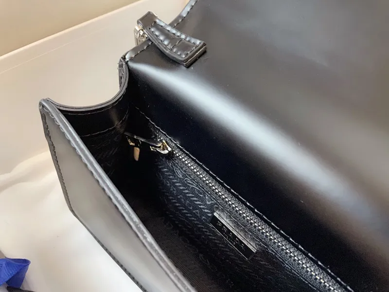 All Categories Official Website "Brand Women's Bags" Women's Bags 💙 PRADA 2024 Latest Prada Crossbody Bag