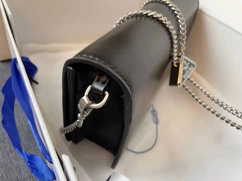 All Categories Official Website "Brand Women's Bags" Women's Bags 💙 PRADA 2024 Latest Prada Crossbody Bag