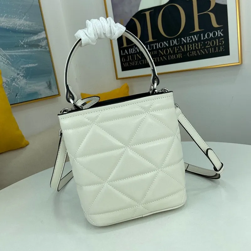 All Categories Official Website "Brand Women's Bags" Women's Bags 💙 PRADA 2022 Official New Prada Original Italian Imported Lambskin Leather Embroidery Crossbody Bag Wholesale 58002100 High Quality Size: 20-17.5-12CM