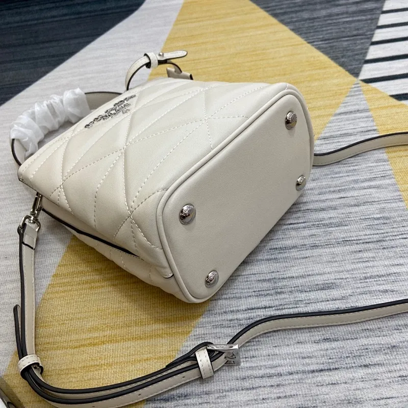 All Categories Official Website "Brand Women's Bags" Women's Bags 💙 PRADA 2022 Official New Prada Original Italian Imported Lambskin Leather Embroidery Crossbody Bag Wholesale 58002100 High Quality Size: 20-17.5-12CM