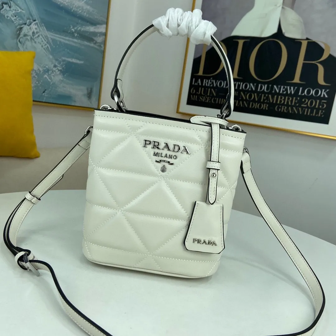 All Categories Official Website "Brand Women's Bags" Women's Bags 💙 PRADA 2022 Official New Prada Original Italian Imported Lambskin Leather Embroidery Crossbody Bag Wholesale 58002100 High Quality Size: 20-17.5-12CM