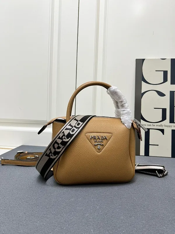 All Categories Official Website "Brand Women's Bags" Women's Bags 💙 PRADA 2025 New Prada Crossbody Bag