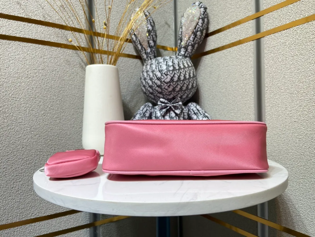 All Categories Official Website "Brand Women's Bags" Women's Bags 💙 PRADA 2023 New Prada Underarm Bag Wholesale