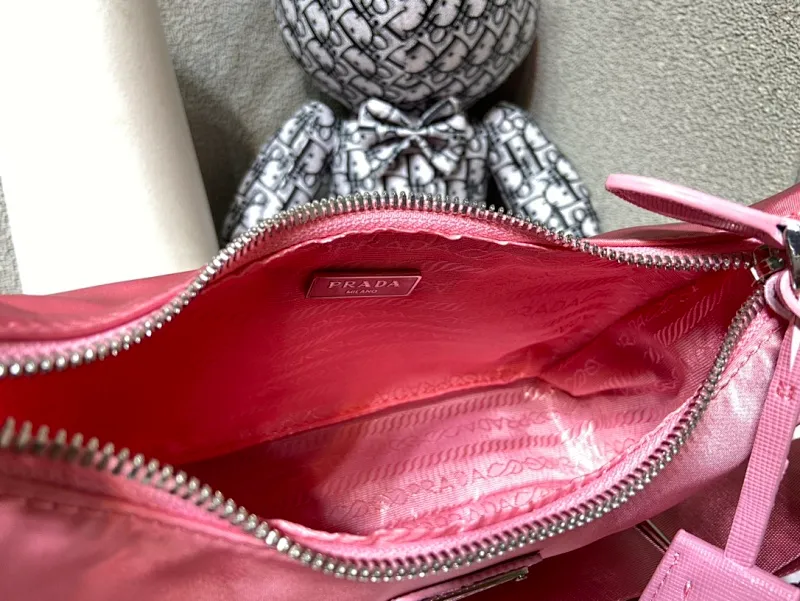 All Categories Official Website "Brand Women's Bags" Women's Bags 💙 PRADA 2023 New Prada Underarm Bag Wholesale
