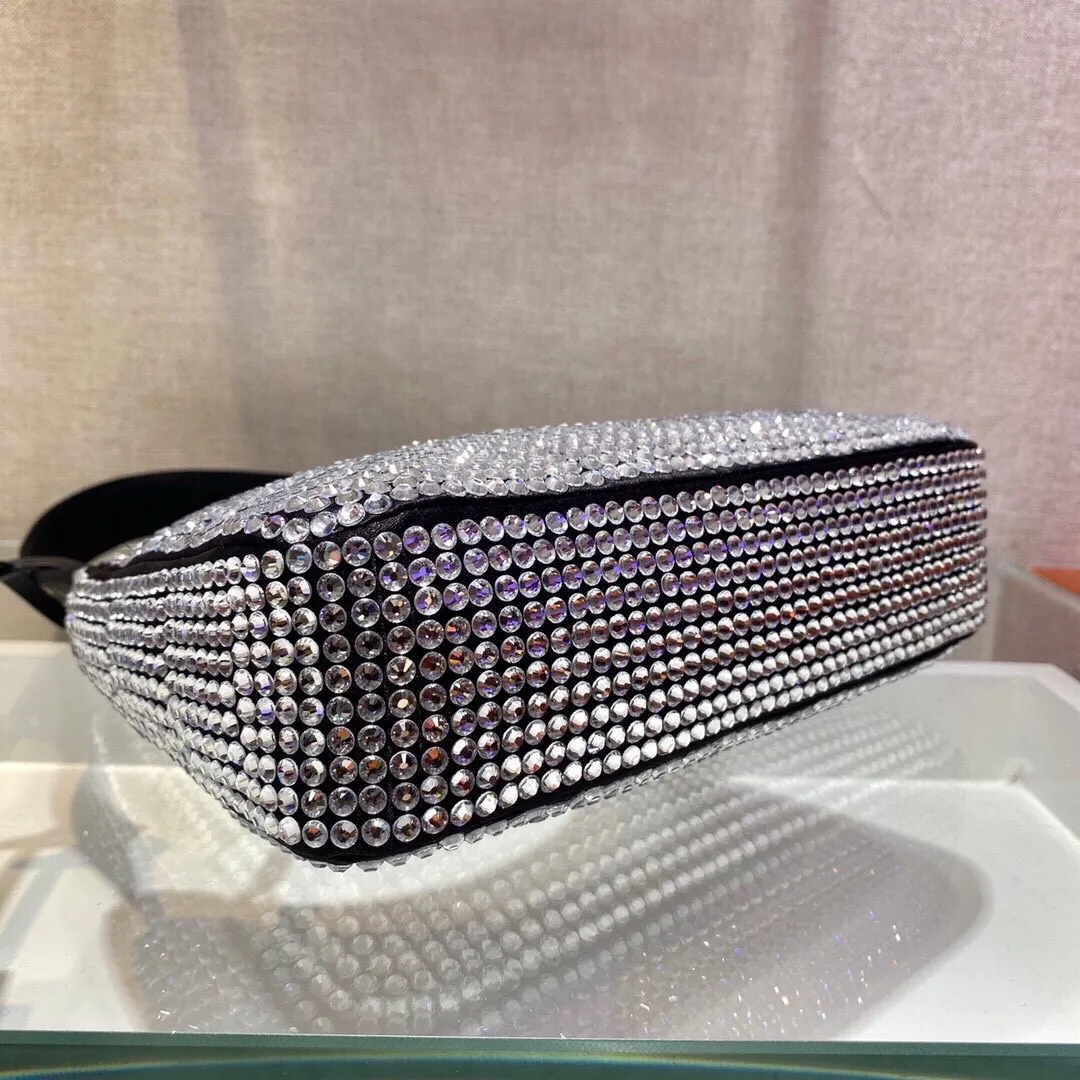 All categories Official website "Brand Women's Bags" Women's Bags 💙 PRADA 2022 official new Prada armpit bag wholesale Original order quality 58002500 Size: 23-13-5Cm