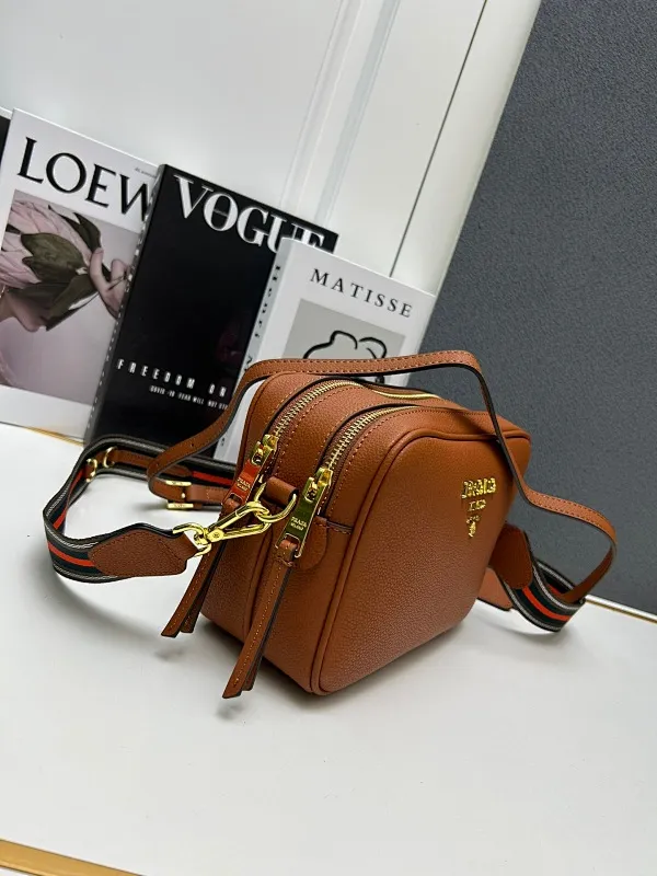 All Categories Official Website "Brand Women's Bags" Women's Bags 💙 PRADA 2025 New Prada Crossbody Bag