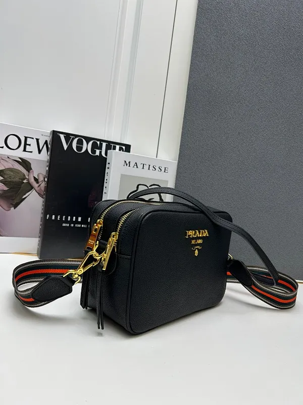 All Categories Official Website "Brand Women's Bags" Women's Bags 💙 PRADA 2025 New Prada Crossbody Bag