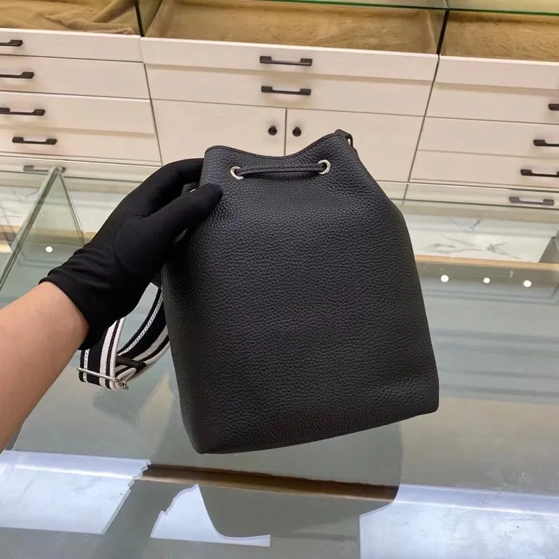 All categories Official website "Brand Women's Bags" Women's Bags 💙 PRADA 2022 Official New Prada Bucket Bag Wholesale Original Order Quality 58006000 Size: 20-25-14Cm