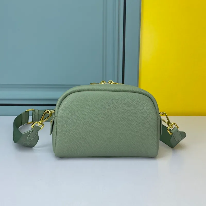 All categories Official website "Brand Women's Bags" Women's Bags 💙 PRADA replica PRADA, fine imitation PRADA bags, PRADA shoulder bags, 2023 official latest version PRADA cowhide camera bag, bag factory, original material, size: 21-14-8CM
