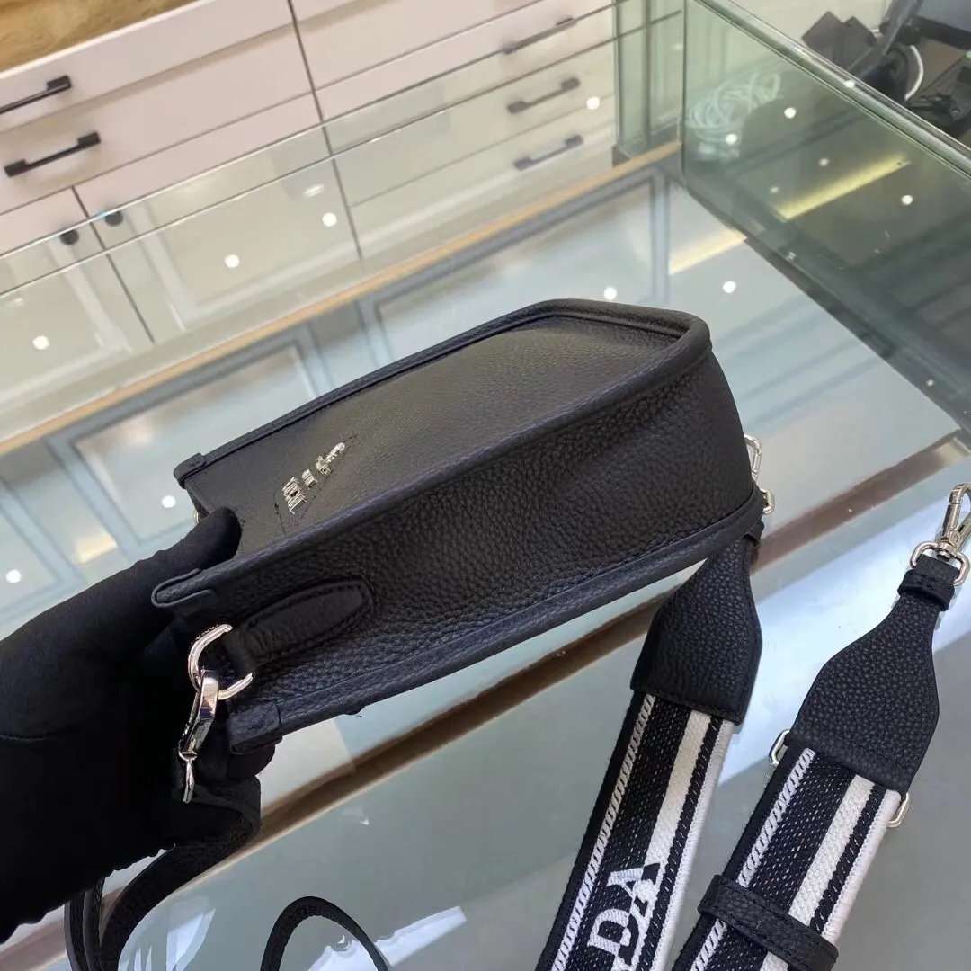 All categories Official website "Brand Women's Bags" Women's Bags 💙 PRADA 2022 official new Prada crossbody bag wholesale Original order quality 58005500 Size: 20-19-6Cm