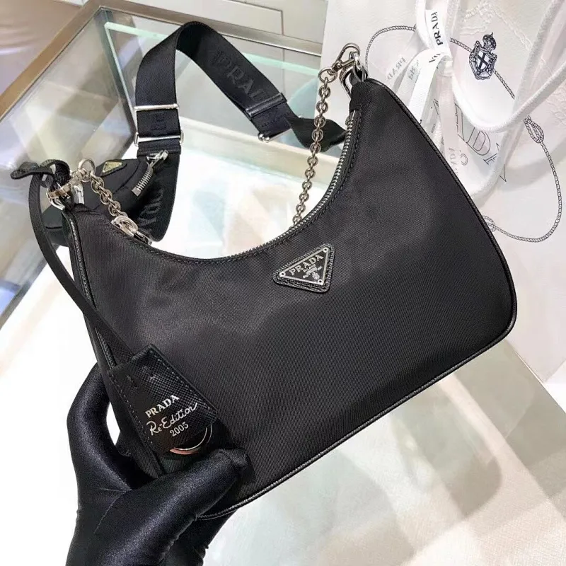 All categories Official website "Brand Women's Bags" Women's Bags 💙 PRADA 2022 official new Prada armpit bag wholesale Original order quality 58002600 Size: 22-18-6.5Cm