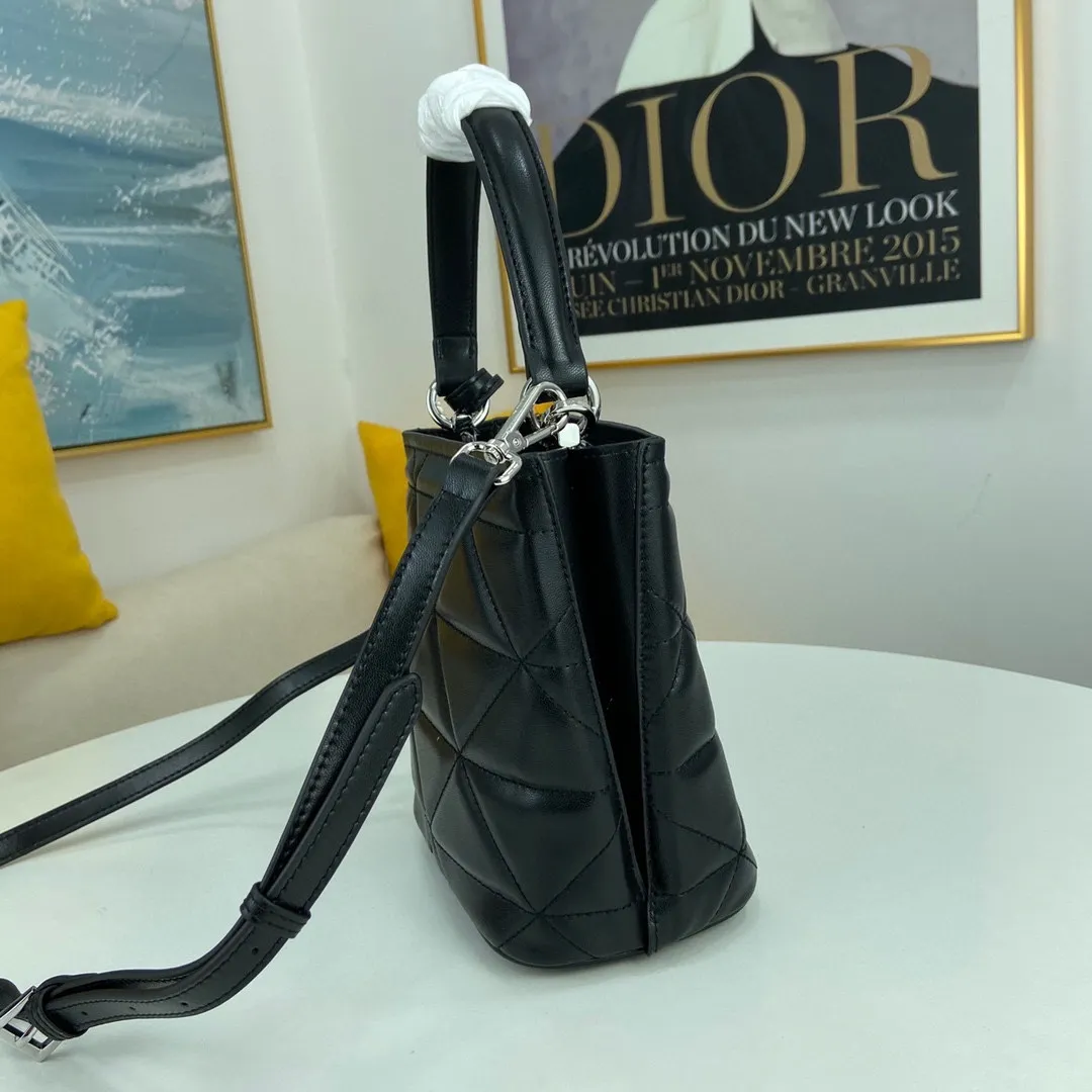 All Categories Official Website "Brand Women's Bags" Women's Bags 💙 PRADA 2022 Official New Prada Original Italian Imported Lambskin Leather Embroidery Crossbody Bag Wholesale 58002100 High Quality Size: 20-17.5-12CM