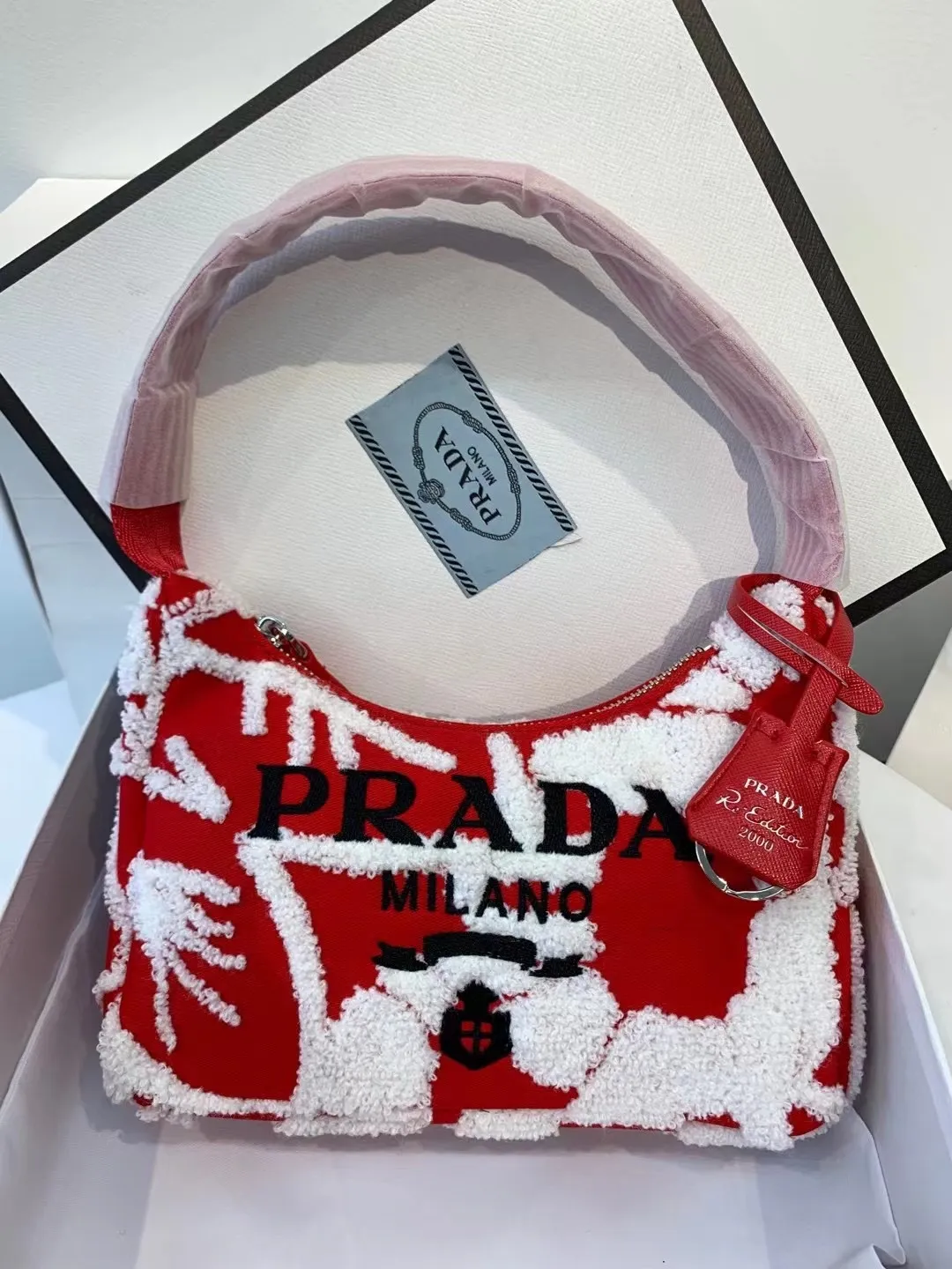 All Categories Official Website "Brand Women's Bags" Women's Bags 💙 PRADA 2022 Official New Prada Underarm Bag Wholesale 58001900 High Quality Specifications: 17-6-22CM