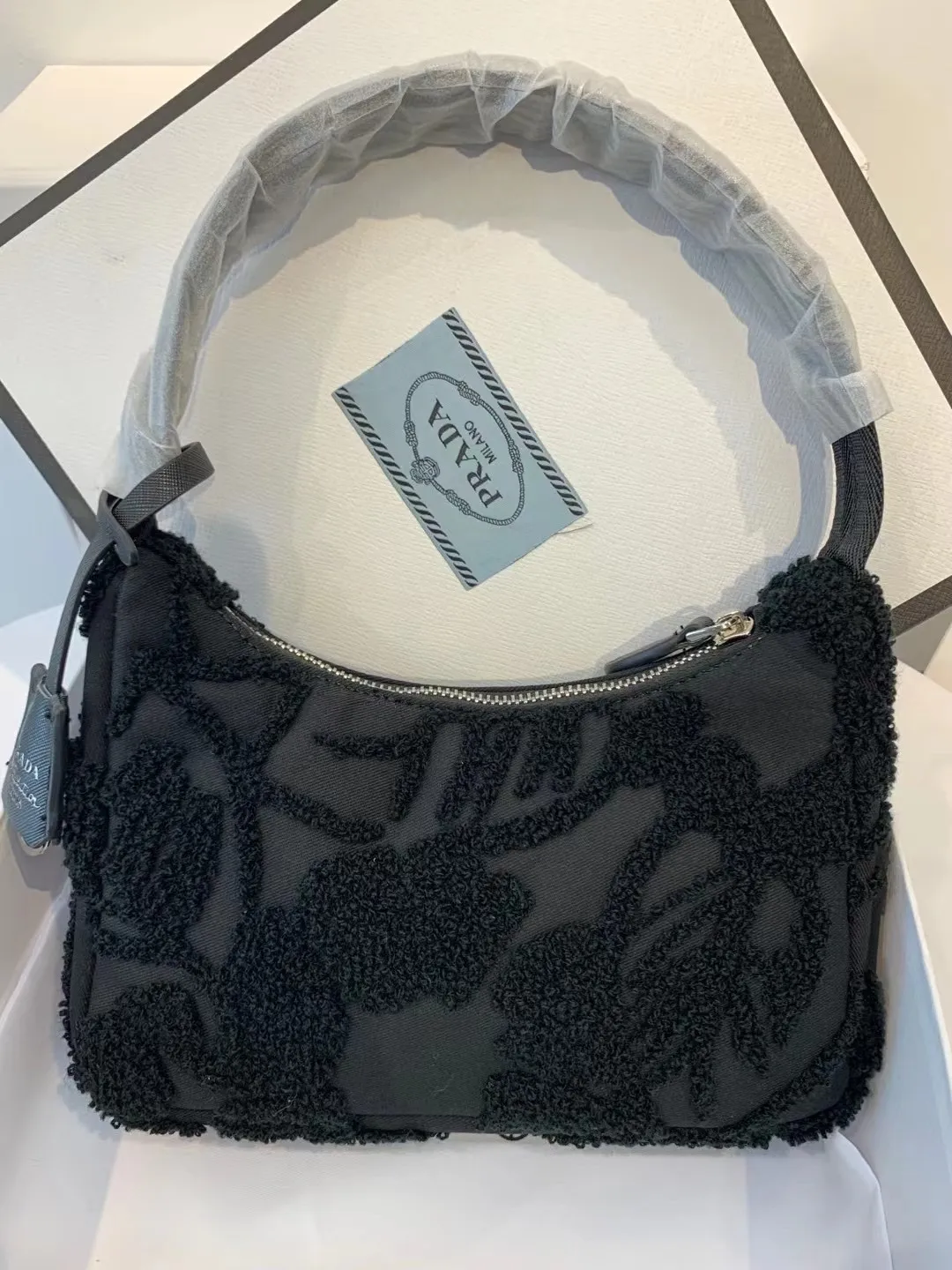 All Categories Official Website "Brand Women's Bags" Women's Bags 💙 PRADA 2022 Official New Prada Underarm Bag Wholesale 58001900 High Quality Specifications: 17-6-22CM