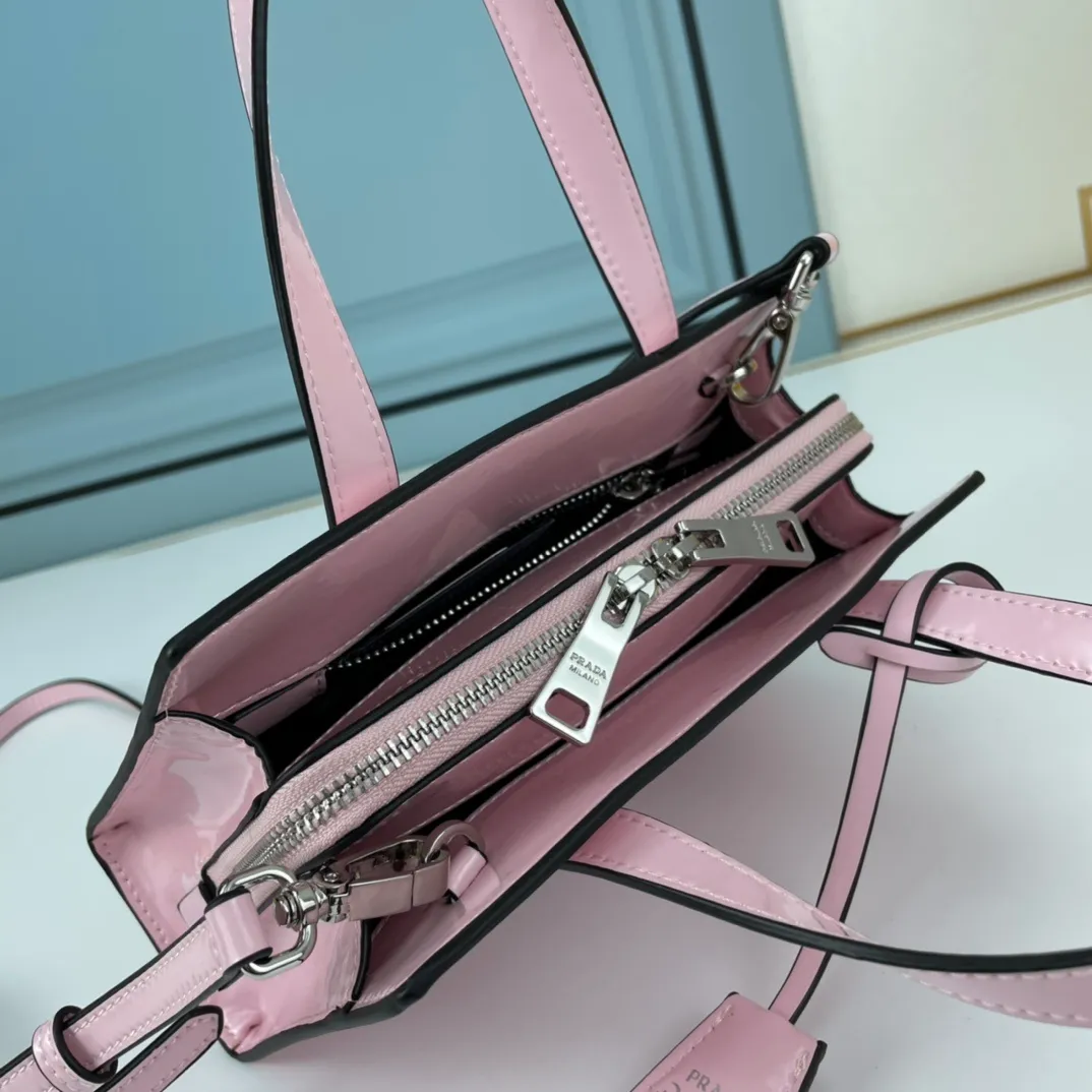 All categories Official website "Brand Women's Bags" Women's Bags 💙 PRADA 2022 official new Prada mini shopping bag wholesale 58001900 High quality Size: 22-15-6.5CM