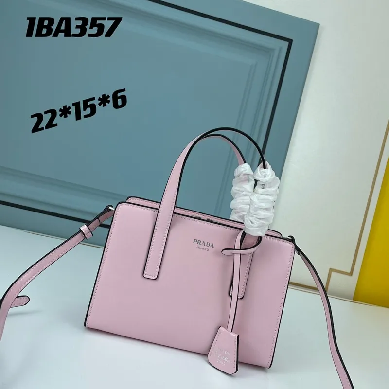 All categories Official website "Brand Women's Bags" Women's Bags 💙 PRADA 2022 official new Prada mini shopping bag wholesale 58001900 High quality Size: 22-15-6.5CM