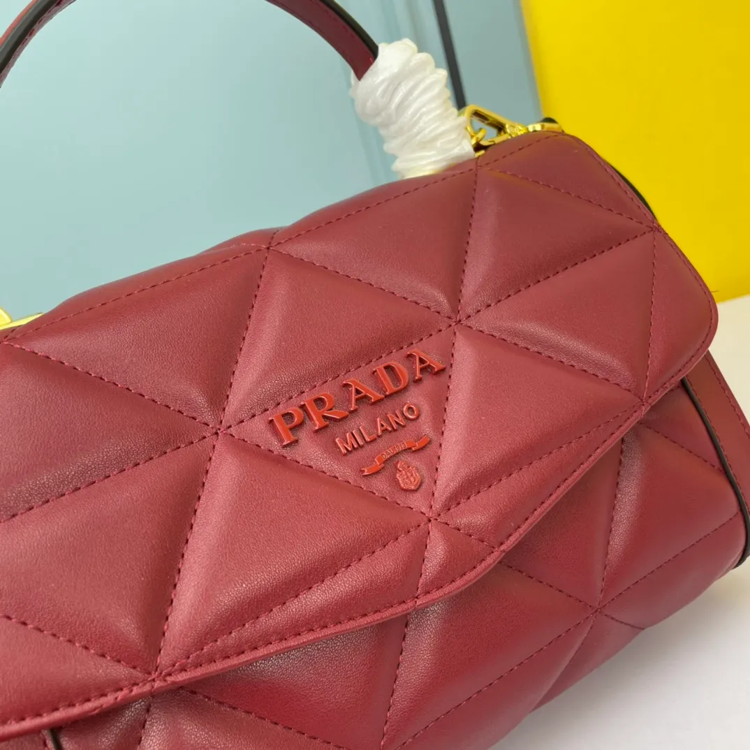 All categories Official website "Brand Women's Bags" Women's Bags 💙 PRADA replica PRADA, fine imitation PRADA bags, PRADA shoulder bags, 2023 official latest version PRADA cowhide crossbody bag, bag factory, original material, size: 26-18-11CM
