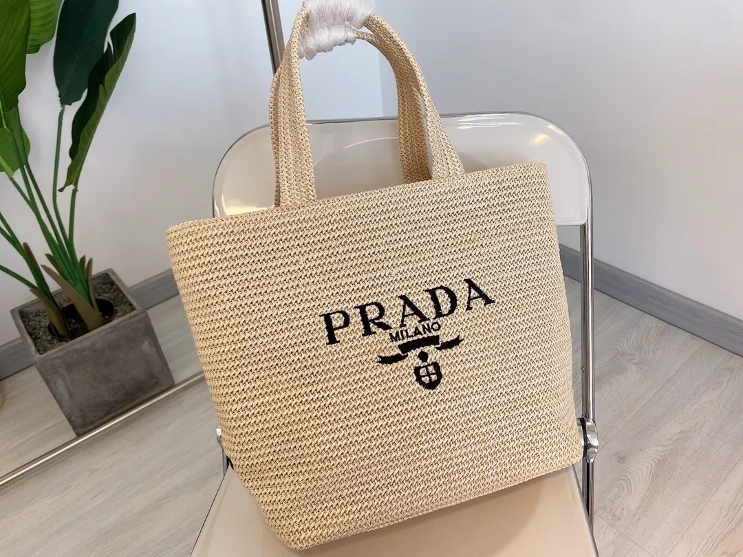 All categories Official website "Brand Women's Bags" Women's Bags 💙 PRADA 2022 Official New Prada Handbag Wholesale 58001550 High Quality Specifications: 31-32CM