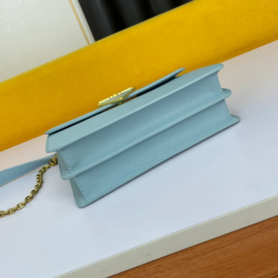 All categories Official website "Brand Women's Bags" Women's Bags 💙 PRADA 2022 official new Prada crossbody bag wholesale 58002500 Original order quality Size: 20-15-5CM