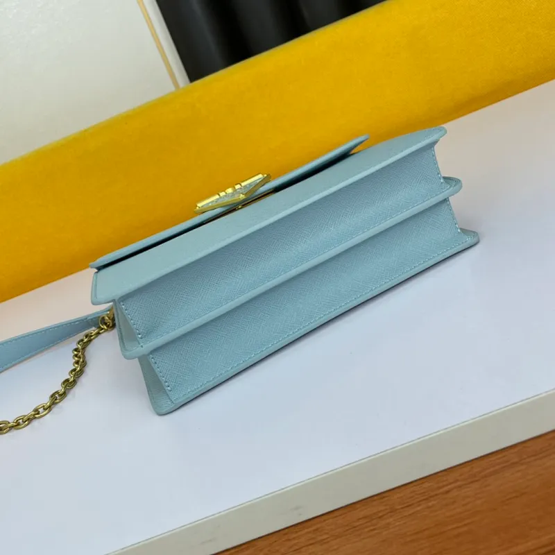 All categories Official website "Brand Women's Bags" Women's Bags 💙 PRADA 2022 official new Prada crossbody bag wholesale 58002500 Original order quality Size: 20-15-5CM