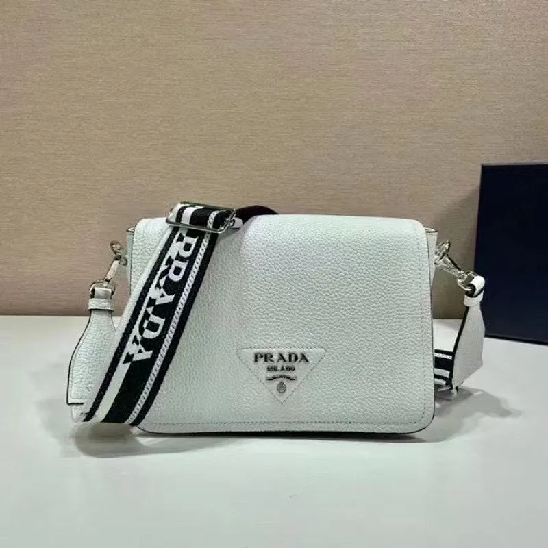 All categories Official website "Brand Women's Bags" Women's Bags 💙 PRADA 2022 official new Prada crossbody bag wholesale Original order quality 58005900 Size: 23-18-9Cm