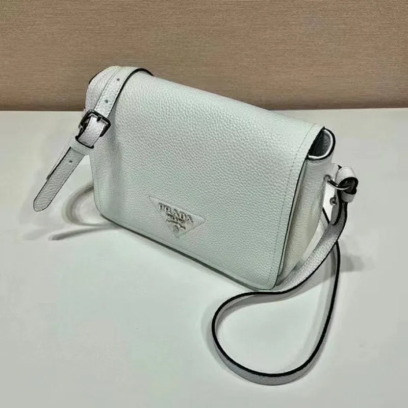 All categories Official website "Brand Women's Bags" Women's Bags 💙 PRADA 2022 official new Prada crossbody bag wholesale Original order quality 58005900 Size: 23-18-9Cm