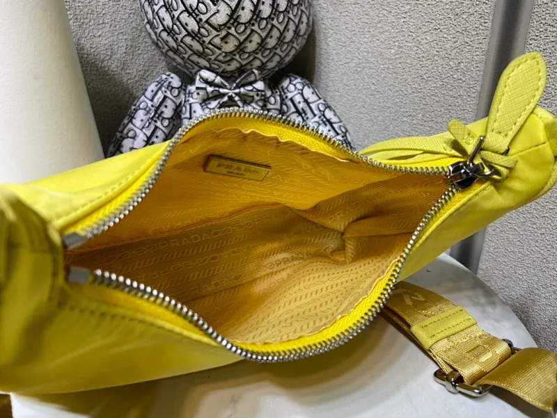 All Categories Official Website "Brand Women's Bags" Women's Bags 💙 PRADA 2023 New Prada Underarm Bag Wholesale
