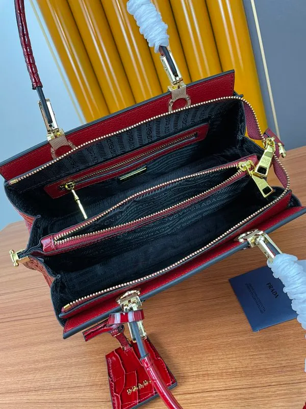 All categories Official website "Brand Women's Bags" Women's Bags 💙 PRADA 2022 official new Prada handbag wholesale 58002900 Original order quality Size: 30-23-13CM