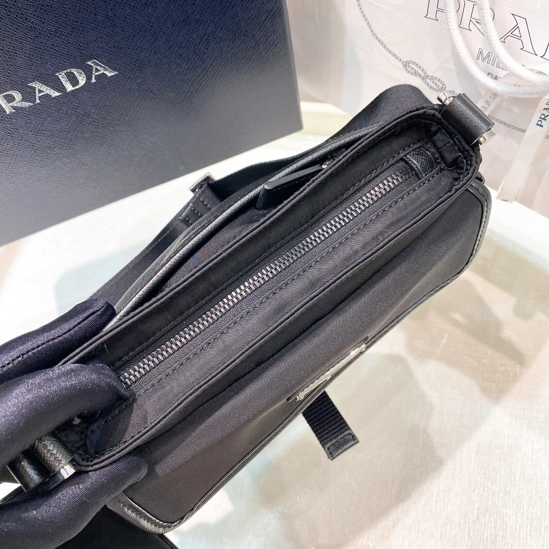 All categories Official website "Brand Women's Bags" Women's Bags 💙 PRADA 2022 official new Prada crossbody bag wholesale 58002800 Original order quality Size: 22-16-5 CM