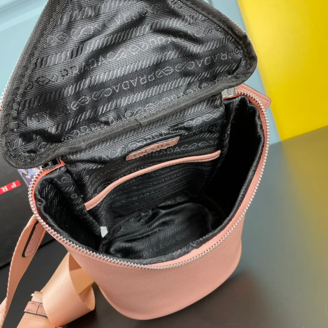 All categories Official website "Brand Women's Bags" Women's Bags 💙 PRADA 2022 Official New Prada Crossbody Bag Wholesale 58002200 High Quality Size: 21-15-15CM