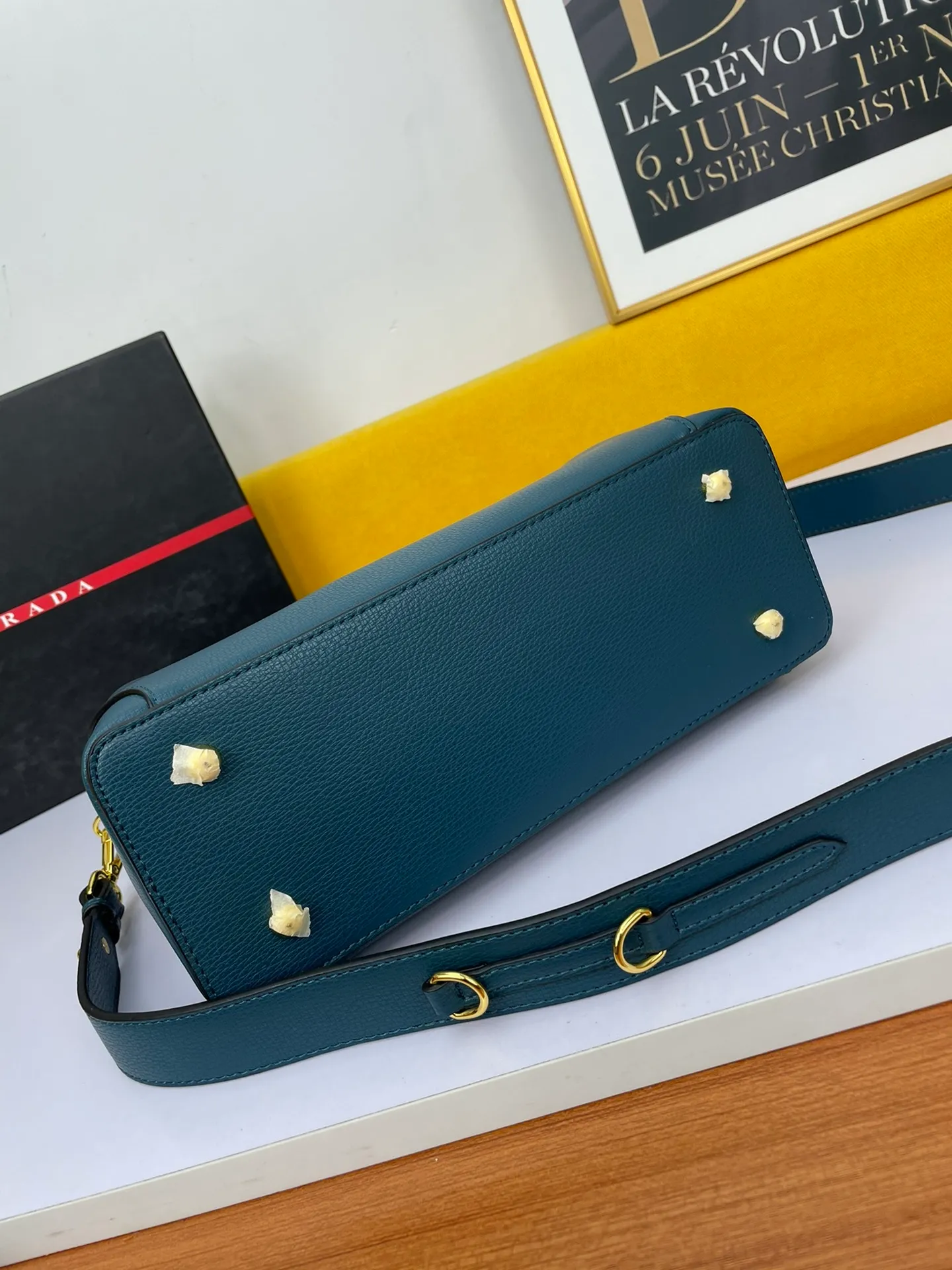 All categories Official website "Brand Women's Bags" Women's Bags 💙 PRADA 2022 Official New Prada Imported Palm Print Cowhide Fabric Handbag Wholesale 58002500 High Quality Size: 30-22-12CM