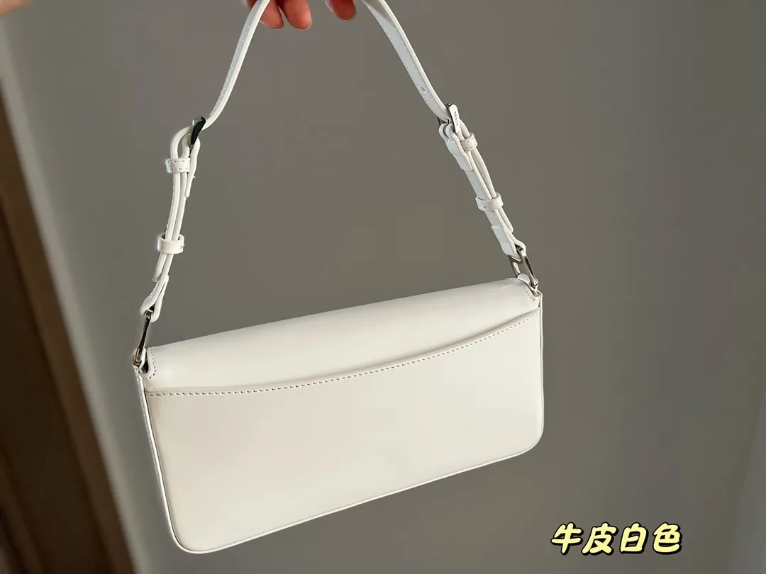 All categories Official website "Brand Women's Bags" Women's Bags 💙 PRADA 2022 Official New Prada Underarm Bag Wholesale 58001600 High Quality Specifications: 28-15CM