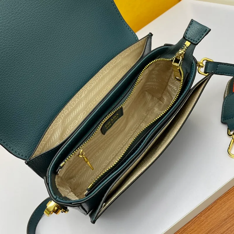 All categories Official website "Brand Women's Bags" Women's Bags 💙 PRADA 2022 official new Prada cowhide crossbody bag wholesale 58002300 High quality Size: 24-15-8CM