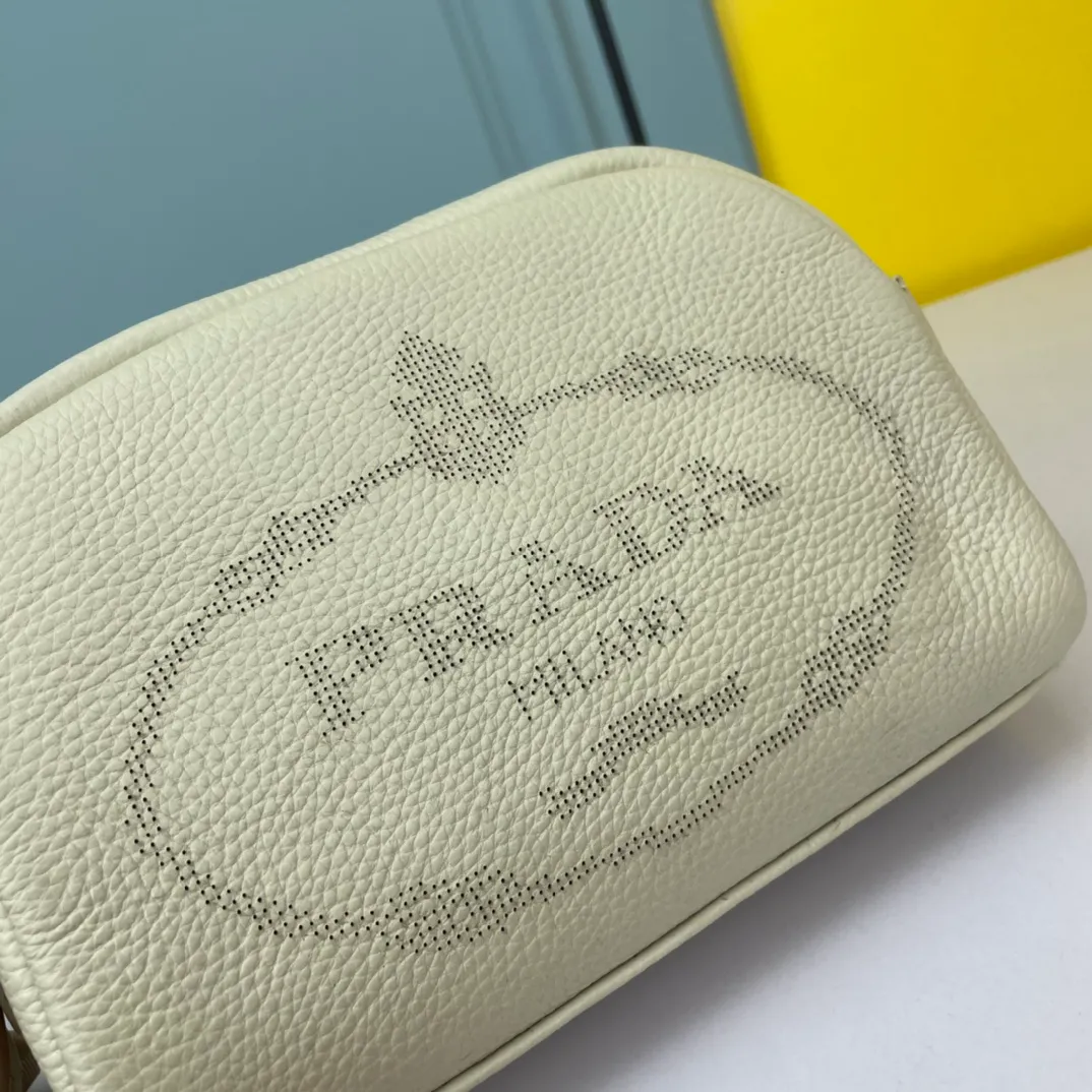 All categories Official website "Brand Women's Bags" Women's Bags 💙 PRADA replica PRADA, fine imitation PRADA bags, PRADA shoulder bags, 2023 official latest version PRADA cowhide camera bag, bag factory, original material, size: 21-14-8CM