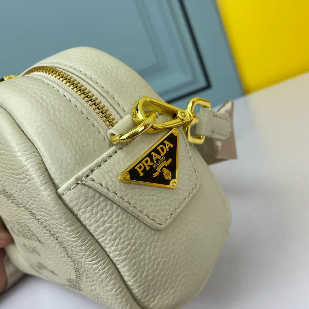 All categories Official website "Brand Women's Bags" Women's Bags 💙 PRADA replica PRADA, fine imitation PRADA bags, PRADA shoulder bags, 2023 official latest version PRADA cowhide camera bag, bag factory, original material, size: 21-14-8CM