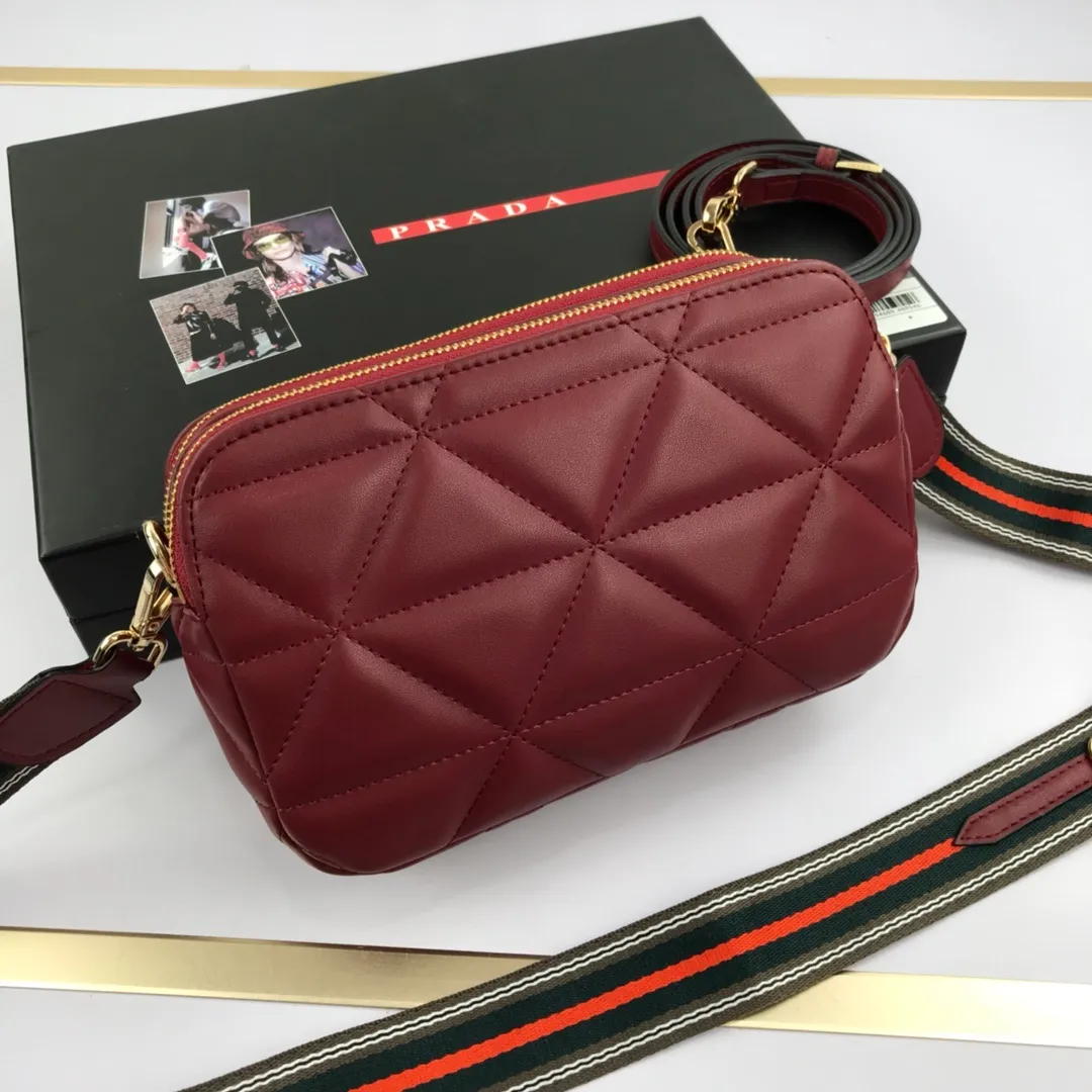 All categories Official website "Brand Women's Bags" Women's Bags 💙 PRADA 2022 Official New Prada Crossbody Bag Wholesale 58002100 High Quality Size: 24-15-7CM