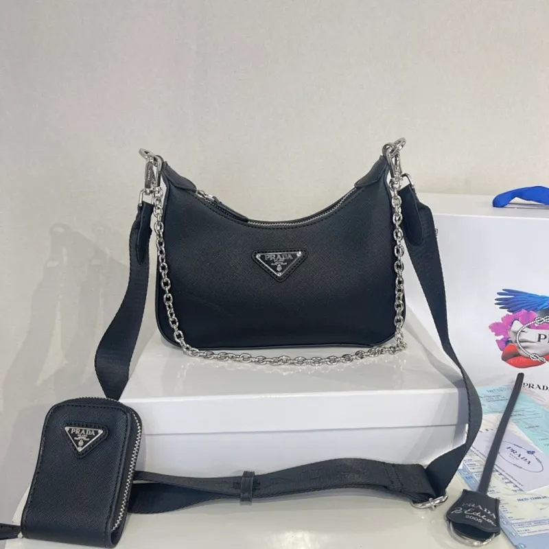 All categories Official website "Brand Women's Bags" Women's Bags 💙 PRADA 2022 Official New Prada Crossbody Bag Wholesale 58001400 High Quality Specifications: 18-22-6.5CM