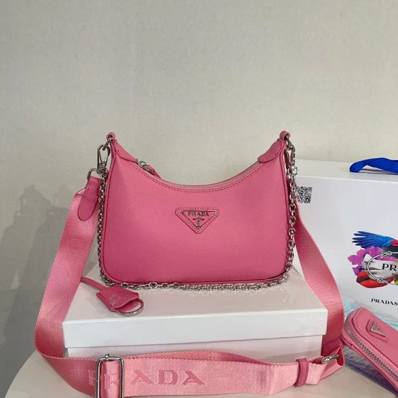 All categories Official website "Brand Women's Bags" Women's Bags 💙 PRADA 2022 Official New Prada Crossbody Bag Wholesale 58001400 High Quality Specifications: 18-22-6.5CM