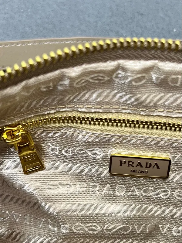All Categories Official Website "Brand Women's Bags" Women's Bags 💙 PRADA 2025 New Prada Underarm Bag