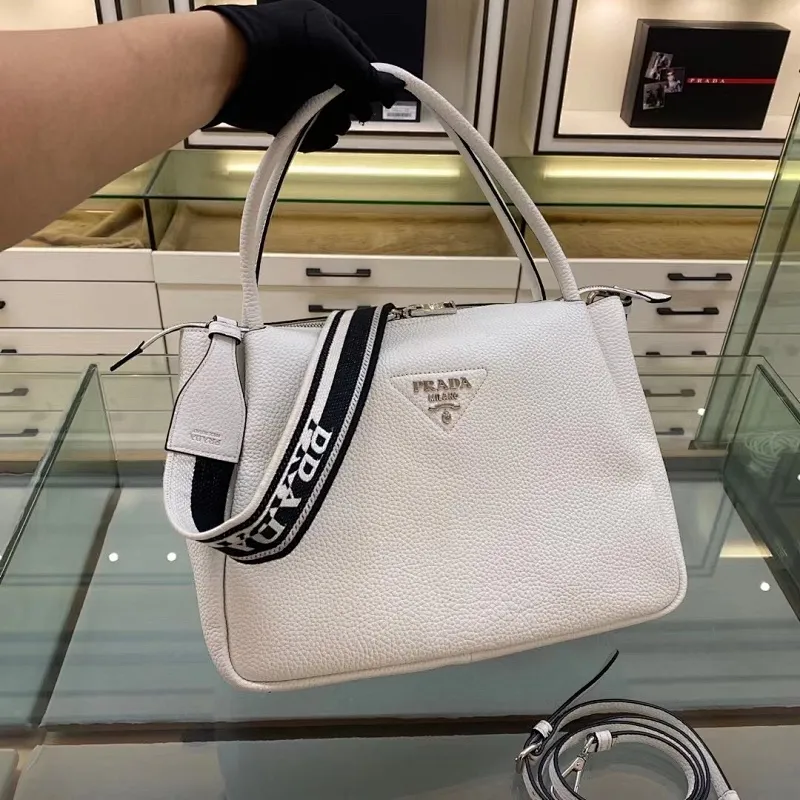 All categories Official website "Brand Women's Bags" Women's Bags 💙 PRADA 2022 official new Prada crossbody bag wholesale Original order quality 58007500 Size: 32-26-13Cm