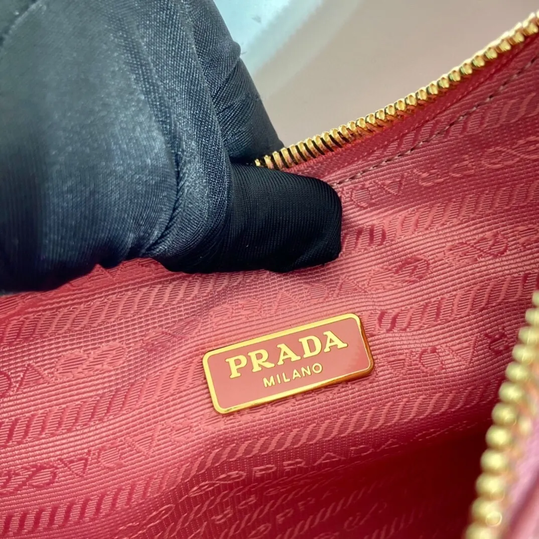 All Categories Official Website "Brand Women's Bags" Women's Bags 💙 PRADA 2022 Official New Prada Underarm Bag Wholesale 58003900 Original Order Quality Size: 23-17-6.5CM